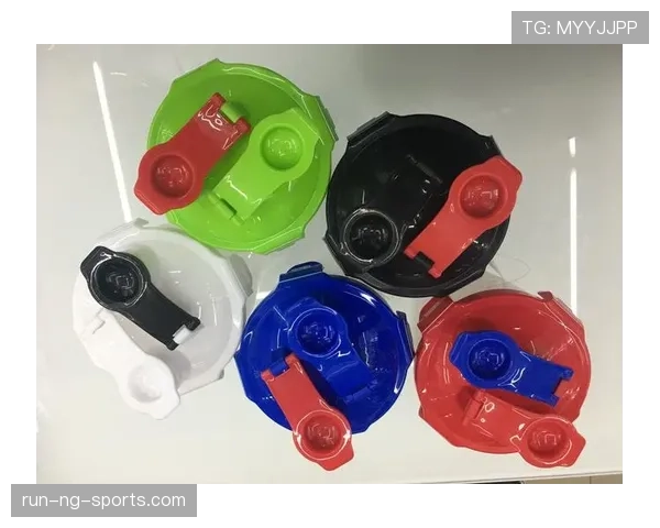 杨力维家冰箱里塞满蛋白粉，连饮料都是自己称重兑的